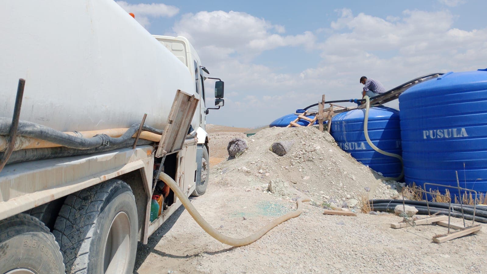 Ankara tanker su dolum - inşaat sahasında mavi depo dolumu, hızlı teslimat